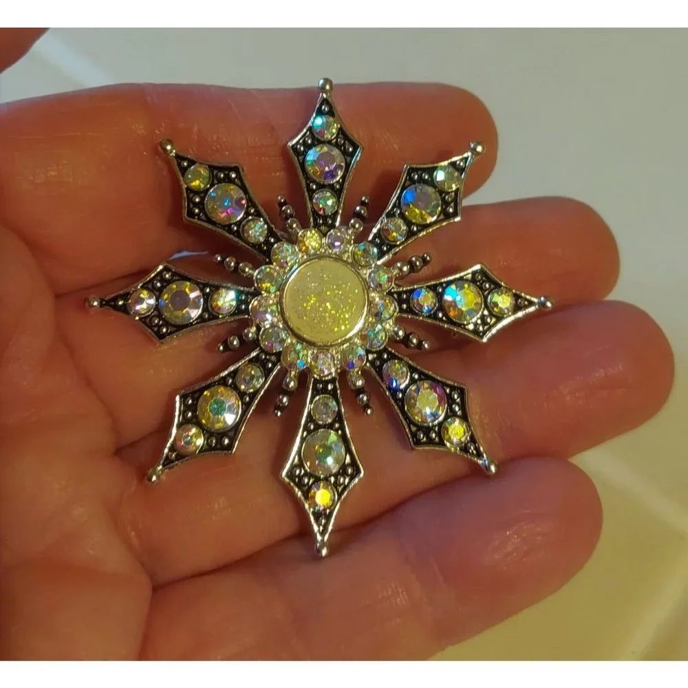 Vintage 8 Pointed Star Brooch Pin Aurora Borealis Rhinestones + Free Gift Bag - Picture 5 of 7